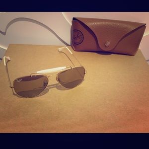 Ray-Ban Women Aviator Sunglasses 56mm - Gold Frame